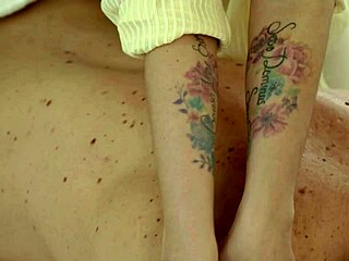 Sensual Milf Gives Oiled Handjob And Cum On Tits 💦