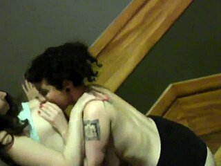 arabelle raphael licks pussy with toys