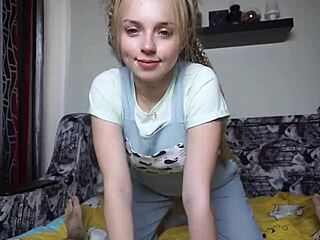 hot teen feels so excited sucking her boyfriend's cock after