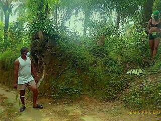 Bush Hot Sex With Bbw Kings Wife