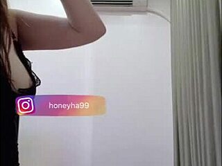 Bigo Live Show Cam Vietnam Features Sexy Performers.