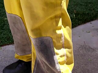 Slutty Teen Hazel Moore Invites Bbc Workman For Fucking