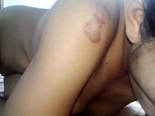 does the pretty girl squirt cum in her mouth sucking cock?