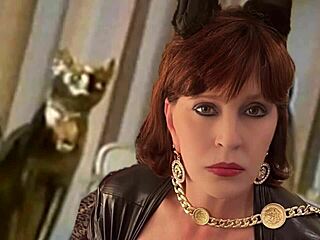 Granny Catwoman Licks My Pussy So Good 😘