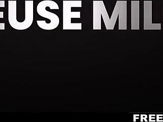 ebony milf sucks in kitchen riding