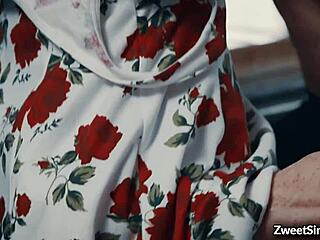 Lexi Foxy deepthroats monster cock!