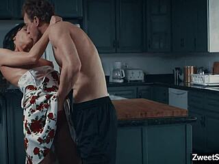 Lexi Foxy deepthroats monster cock!