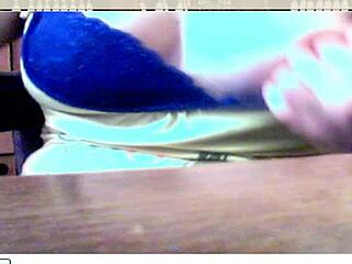 Teen 18+ webcam girl performs in free amateur sex video session