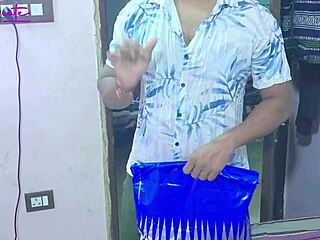 Hot Ravinadesi stepsister naked during shaving, spreading and scissoring crazy?