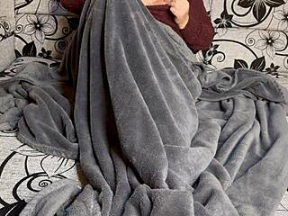 i gets blowjob and cums inside hairy pussy hopin to get her pregnant