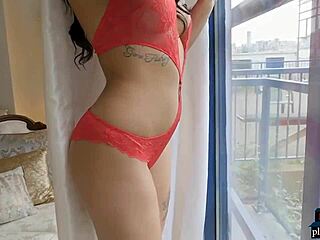 Oh wow, stunning milf babe with juicy ass and big tits showing off!