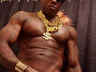 Hallelujah Johnson, the African king, receives intense BBC worship from a eager brunette admirer.