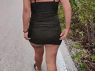 Puta showing ass and natural tits on public mexican road!