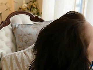 Oh wow, stunning milf babe with juicy ass and big tits showing off!