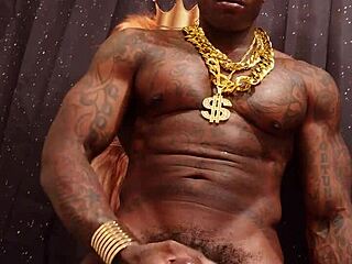 Hallelujah Johnson, the African king, receives intense BBC worship from a eager brunette admirer.