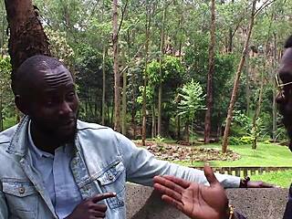 Afrique centrale shows intense African outdoor fucking with big cock and creampie 😈