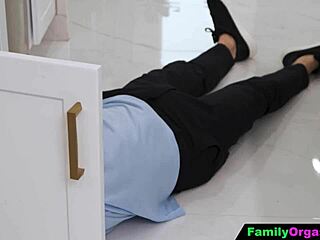 School Teen 18+ Enters Kitchen And Fucks Stuck Older Man In Cowgirl And Blowjob Action.