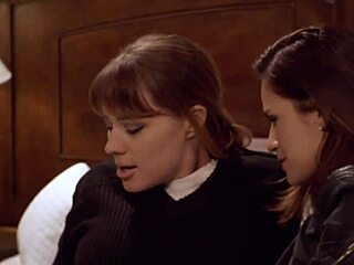 amateur lesbian orgasm with dripping wet pussy licking 😈  