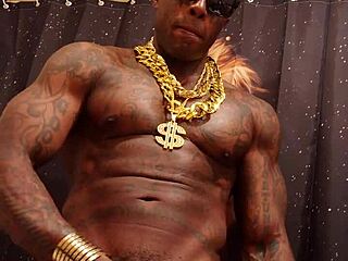 Hallelujah Johnson, the African king, receives intense BBC worship from a eager brunette admirer.