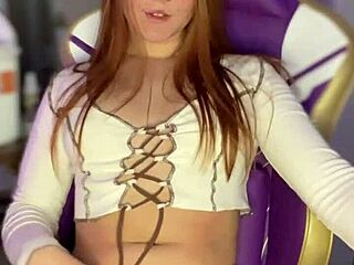 Ela Enjoys Showing Off Her Cute Amateur Style Since Young