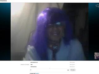 Carol Banderas shines as beautiful Mexican in engaging webcam chat session