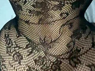 Big Ass Mature Woman In Lingerie Wants Cum