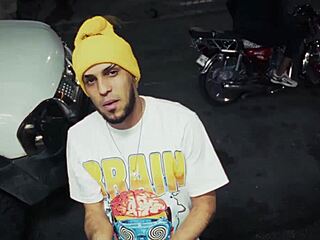 mujer madura meets pakito solido rd for hardcore sex with small tits european young amateurs. she reaches orgasm squirting everywhere.