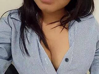 en la oficina estoy super excitada tocándome sucio como secretaria mexicana horny en el trabajo con big tits 🔥💦