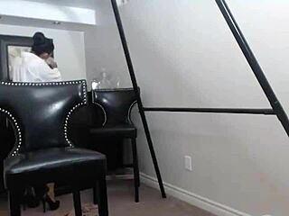 Maxine x plays with her hole in a hot display