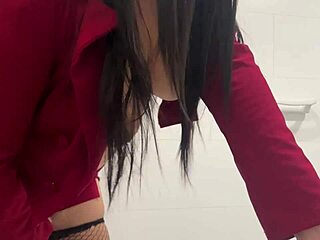 Sexo loco de pie en baño oficina con tetona cachonda acaba en corrida interna y orgasmo uh