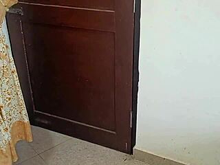 18 YERS YOUNG DESI HOT TEEN MUSLIM GIRL FUCKING IN DOGGY