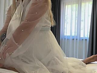 I ride my lover's big cock passionately while pregnant