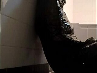 Sophie La Larve Slave Ultima Mummification and Blowjob