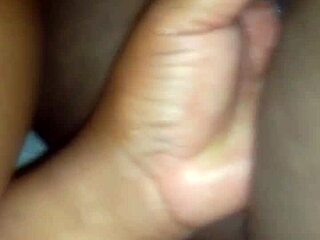 Chupando gostoso a buceta da preta com dedadas e lambidas na big pussy da ebony bbw