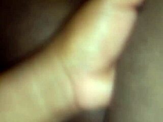 Chupando gostoso a buceta da preta com dedadas e lambidas na big pussy da ebony bbw