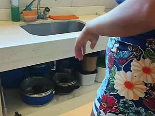 Pregnant Woman Takes Plumber's Big Cock Creampie