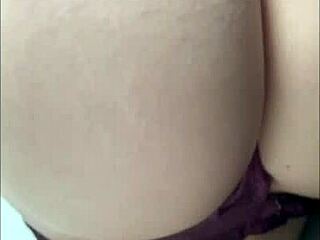 Mira que rico me masturbo con mi dildo, this beautiful Latina solo toys her way to ecstasy.