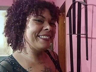 hey this woman from the club fucked everyone but then showed off for the app driver in the car