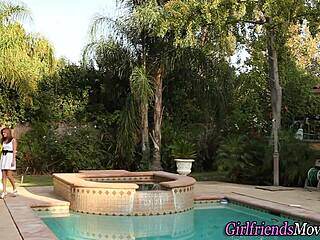 Smalltits les contrasts with outdoor pussy eating in high heels and tattoos.