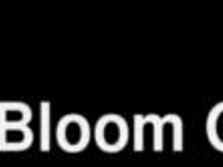 Oh yeah, homemade dildo fucking with anal and vaginal fisting feels intense