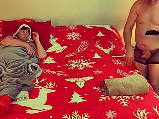 Granny Carmen Claus Delivers Classic Cocksucking In Christmas Costume