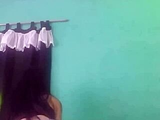 i'm dancing funky brazilian beats in this amateur video