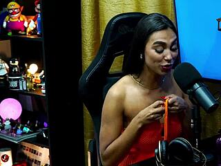 Hey check out Didy Reis showing off her beautiful tits in the podcast middle Ruan drooled on them - Pépum no Barraco full on Sheer Red 😍🍒