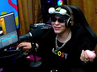 Hey check out Didy Reis showing off her beautiful tits in the podcast middle Ruan drooled on them - Pépum no Barraco full on Sheer Red 😍🍒