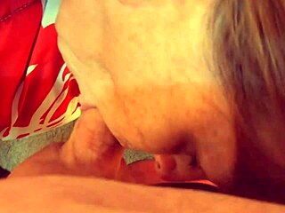 Granny Carmen Claus Delivers Classic Cocksucking In Christmas Costume