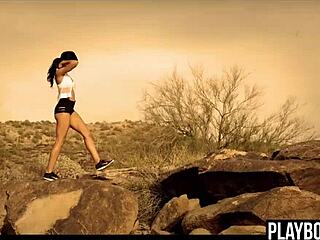 Wow this black milf strips and shows her pretty body!