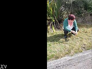 TRASHY KIWI MILF PISSES ON ROADSIDE WITH ONCOMING TRAFFIC WATCHING!