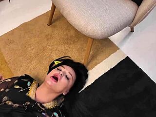 Oh wow, this amateur arab wife is getting fucked by that huge black cock!