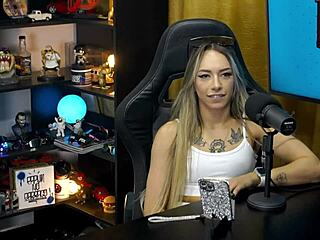 bianca demarchi shows her body silhouette biting ruan's ear and neck 😏