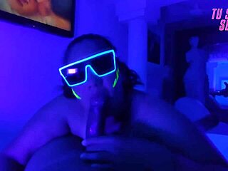 Oh watch my deep throat blowjob in neon room I'm the most submissive!